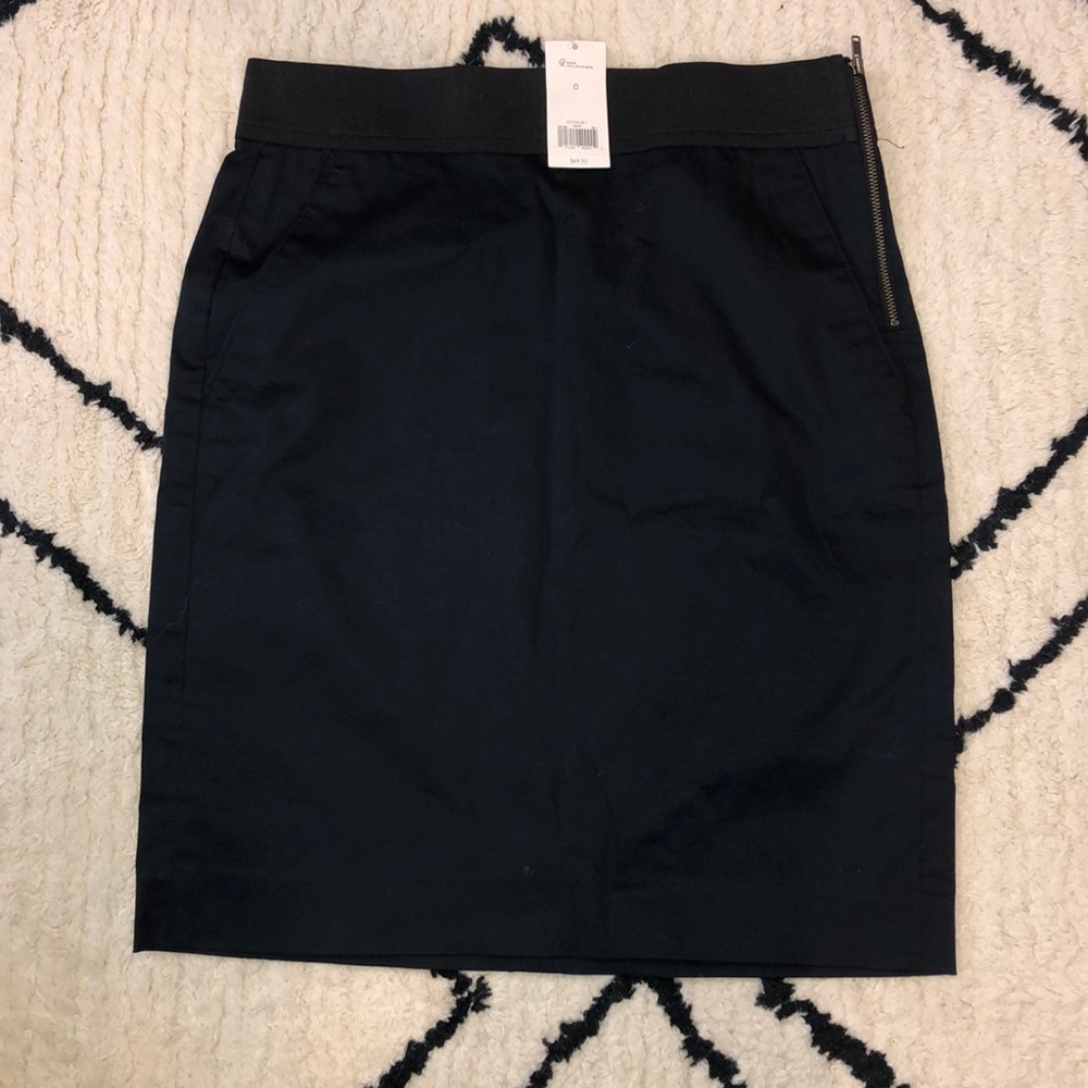 NWT Banana Republic stretchy black pencil skirt